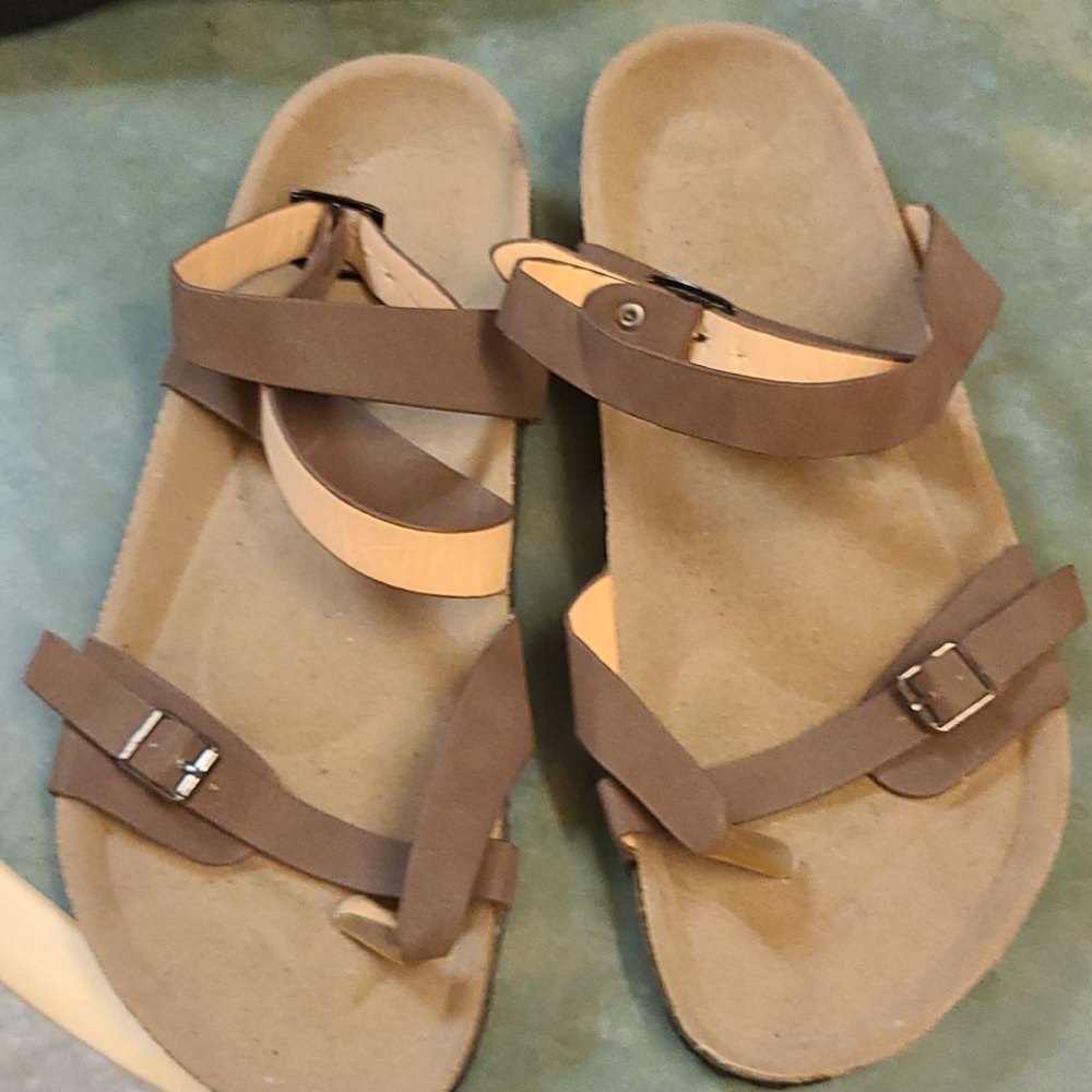 WRAP AROUND TAN SANDAL
